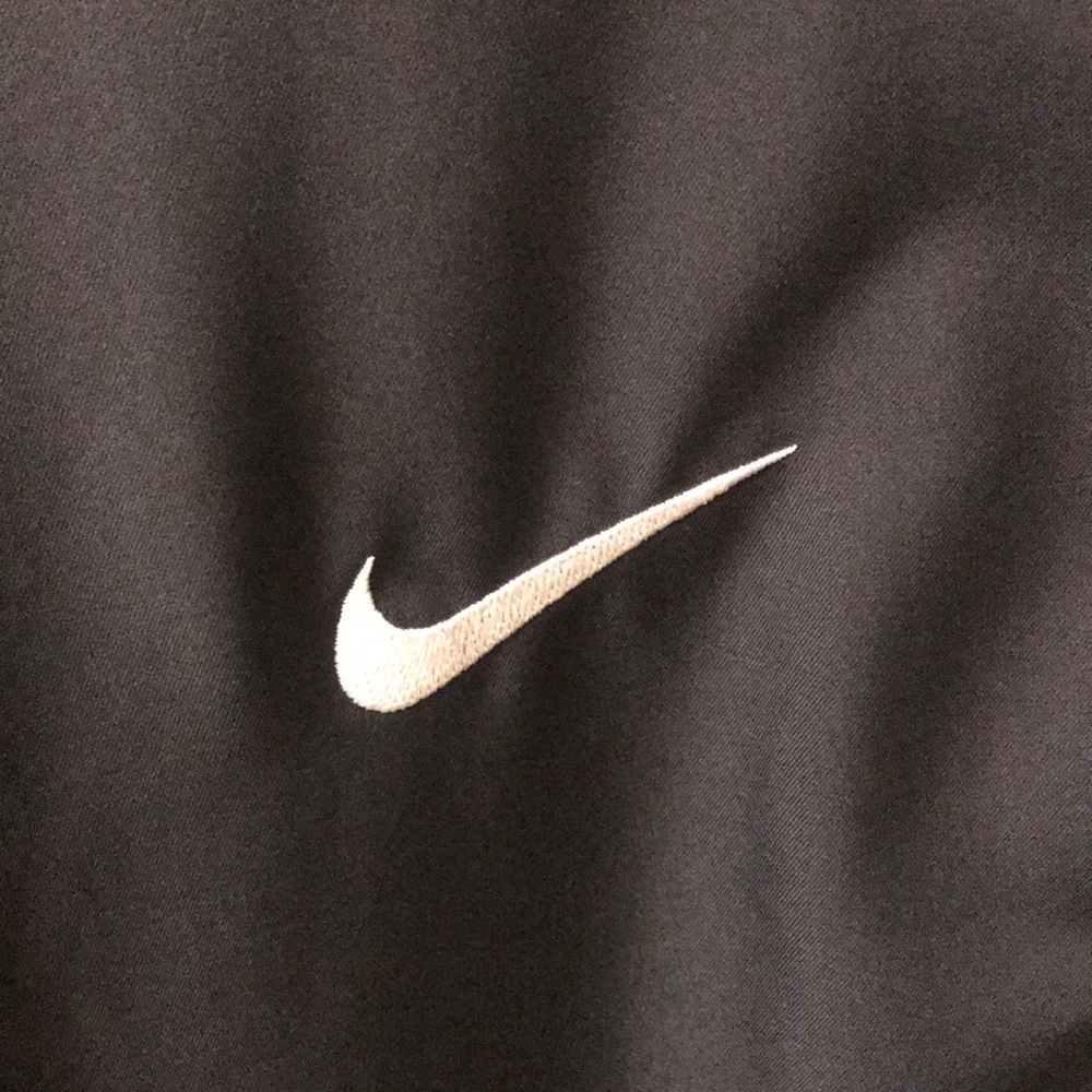 Nike Dry Fit lightweight jacket - Picture 2 of 3